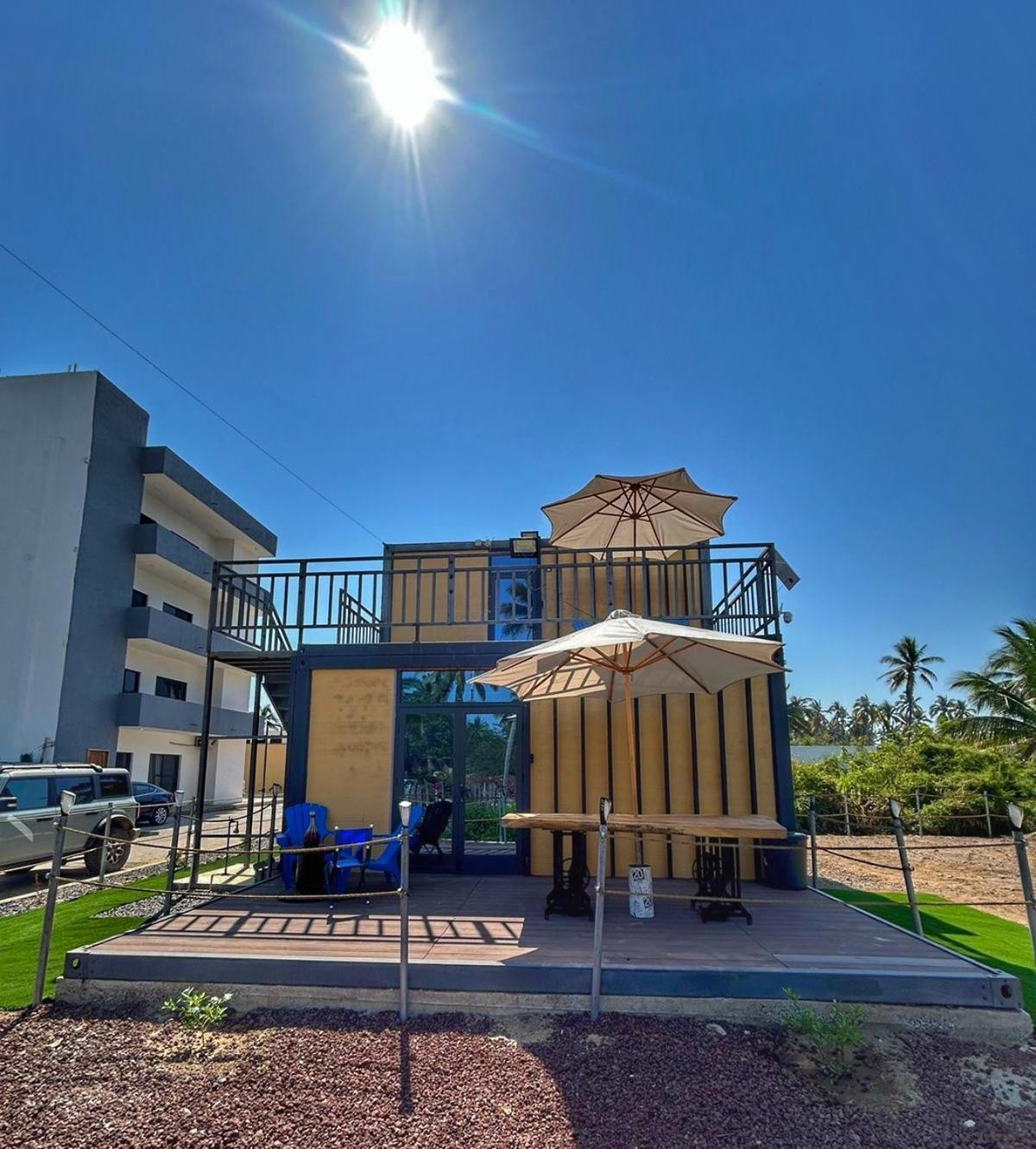 Yellow House 6 Minutos De Playa Барра-де-Навідад Екстер'єр фото