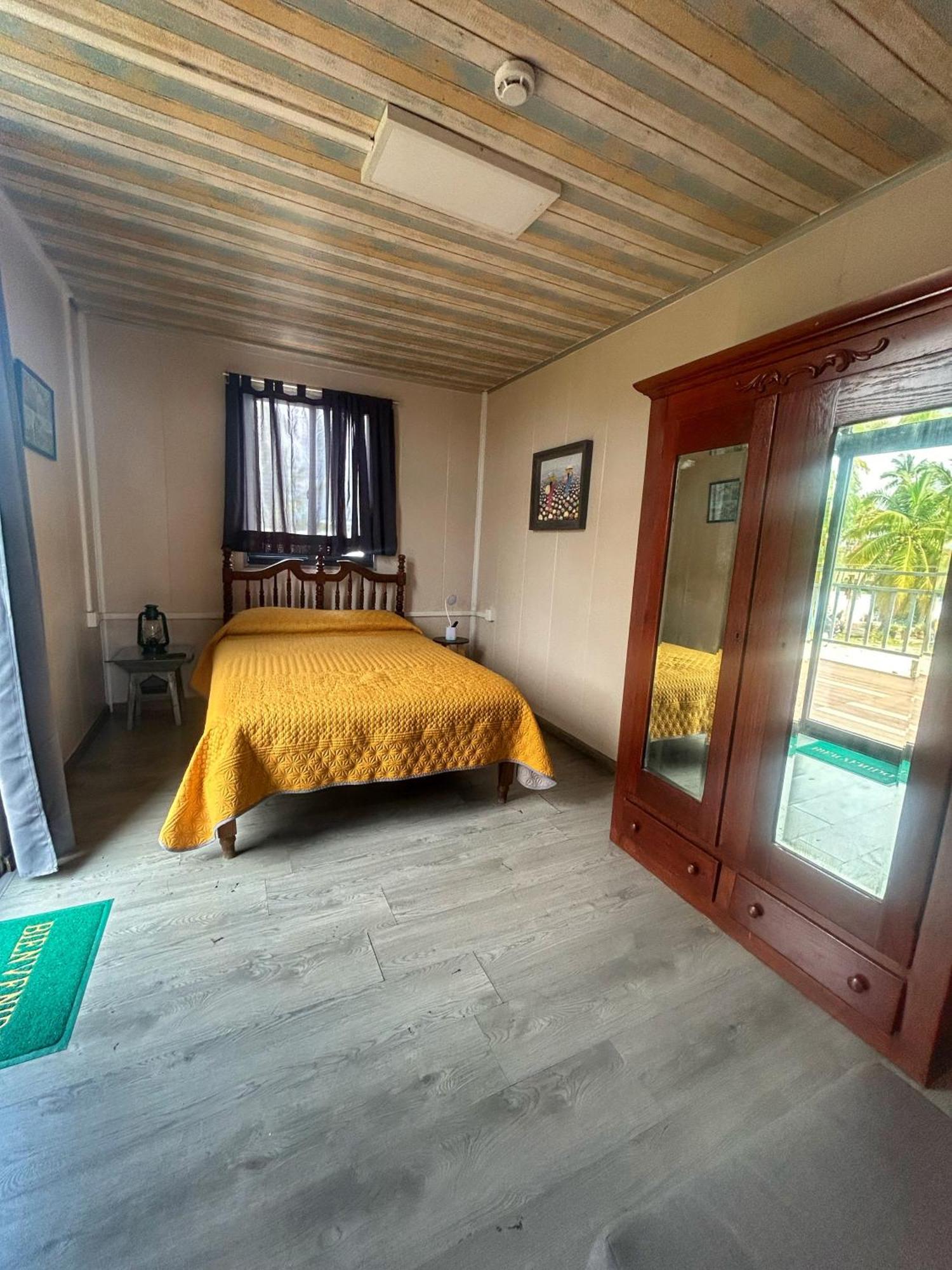 Yellow House 6 Minutos De Playa Барра-де-Навідад Екстер'єр фото